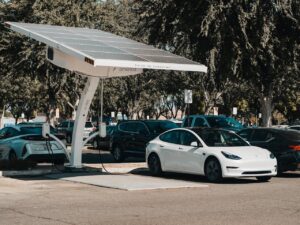 Lire la suite à propos de l’article Comment évaluer le retour sur investissement d&rsquo;une installation de borne de recharge ?